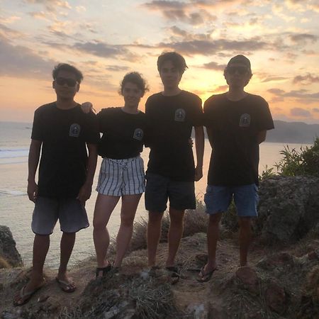 Tropical Sunday Bungalow - Surf And Stay Selong Belanak Exterior foto