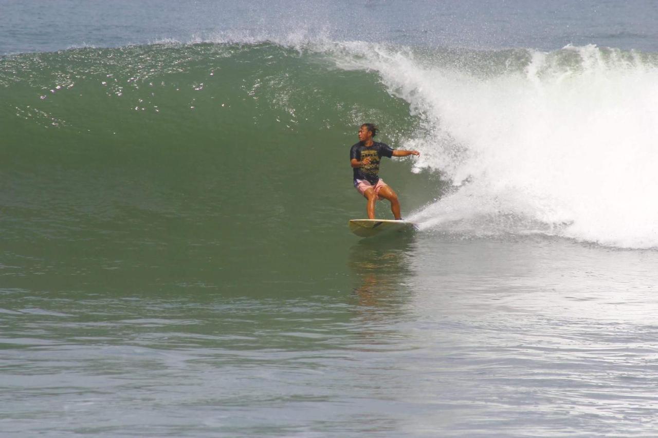 Tropical Sunday Bungalow - Surf And Stay Selong Belanak Exterior foto